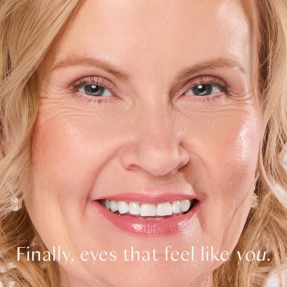 Ravie Beauty Soft Definition™ Longwear Eyeliner in Dune 