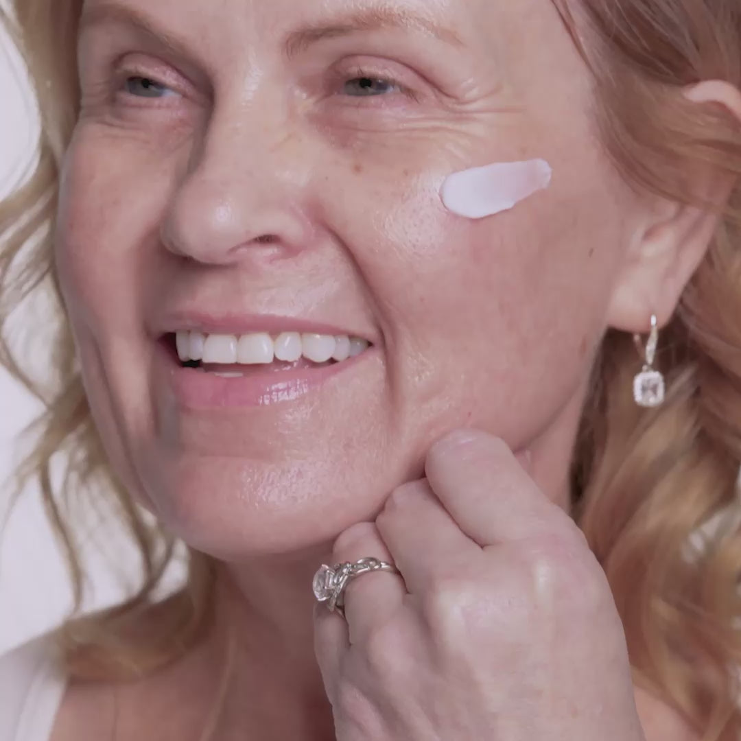 Load video: Ravie Beauty Signature Skin™ Dream Barrier Cream #size_3-pack